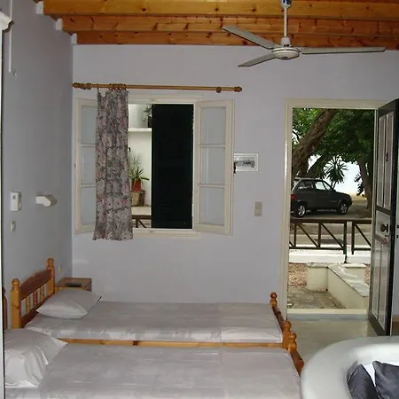 Dimitris Beach Studios *
