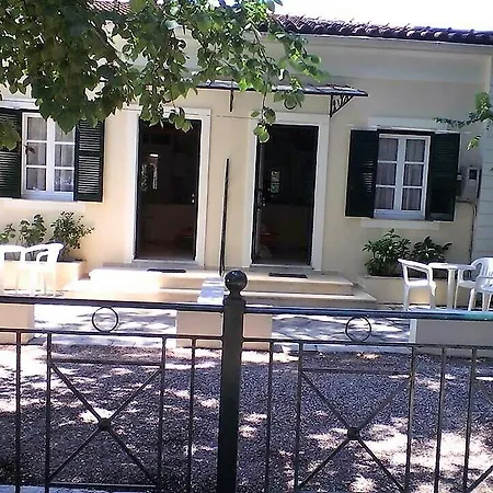 Dimitris Beach Studios Apartment Dassia (Corfu)
